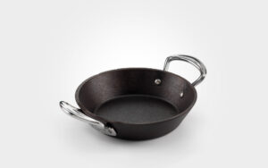 20cm Britannia cast iron frying pan, with side handles
